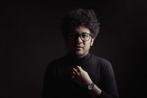 Lewat Pilu Membiru, Kunto Aji Hadirkan Warna Baru di Industri Musik Indonesia